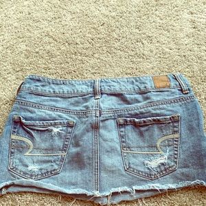 American Eagle size 8 distressed mini skirt